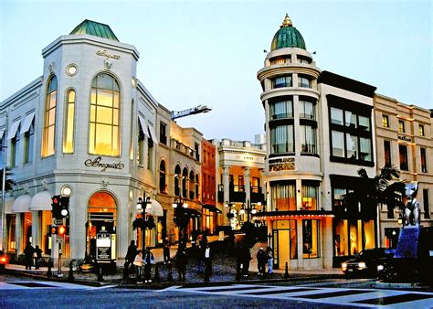 rodeo drive boutiques.